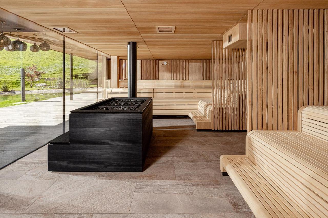 Alpine Luxury Spa Resort Schwarzenstein Lutago Exterior foto