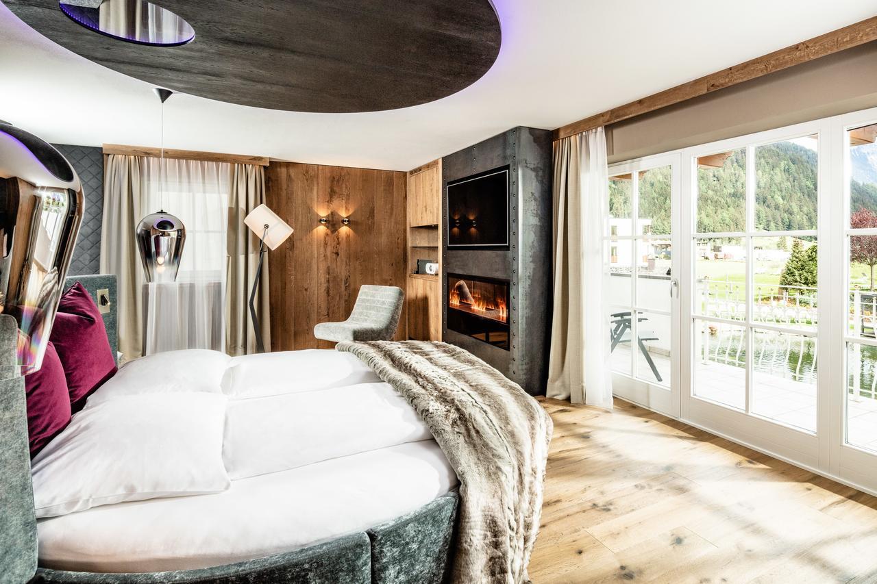 Alpine Luxury Spa Resort Schwarzenstein Lutago Exterior foto