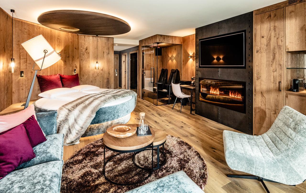 Alpine Luxury Spa Resort Schwarzenstein Lutago Exterior foto